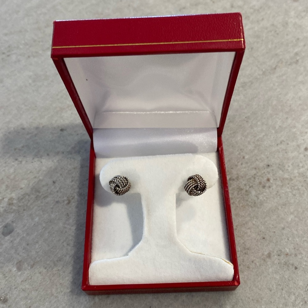 Fashion Earrings twisted knot